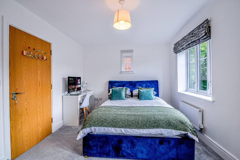 Entire House Sleeps 8 Near The River Thames Maidenhead Exterior photo