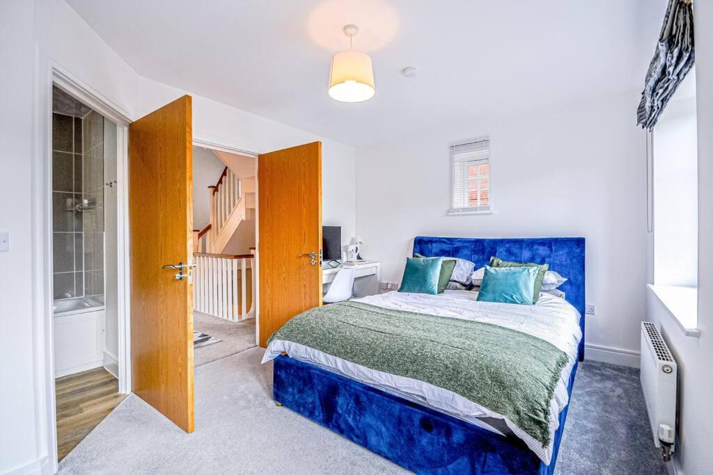 Entire House Sleeps 8 Near The River Thames Maidenhead Exterior photo