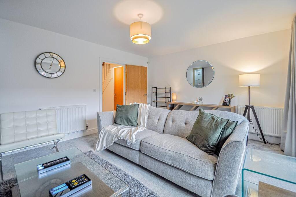 Entire House Sleeps 8 Near The River Thames Maidenhead Exterior photo